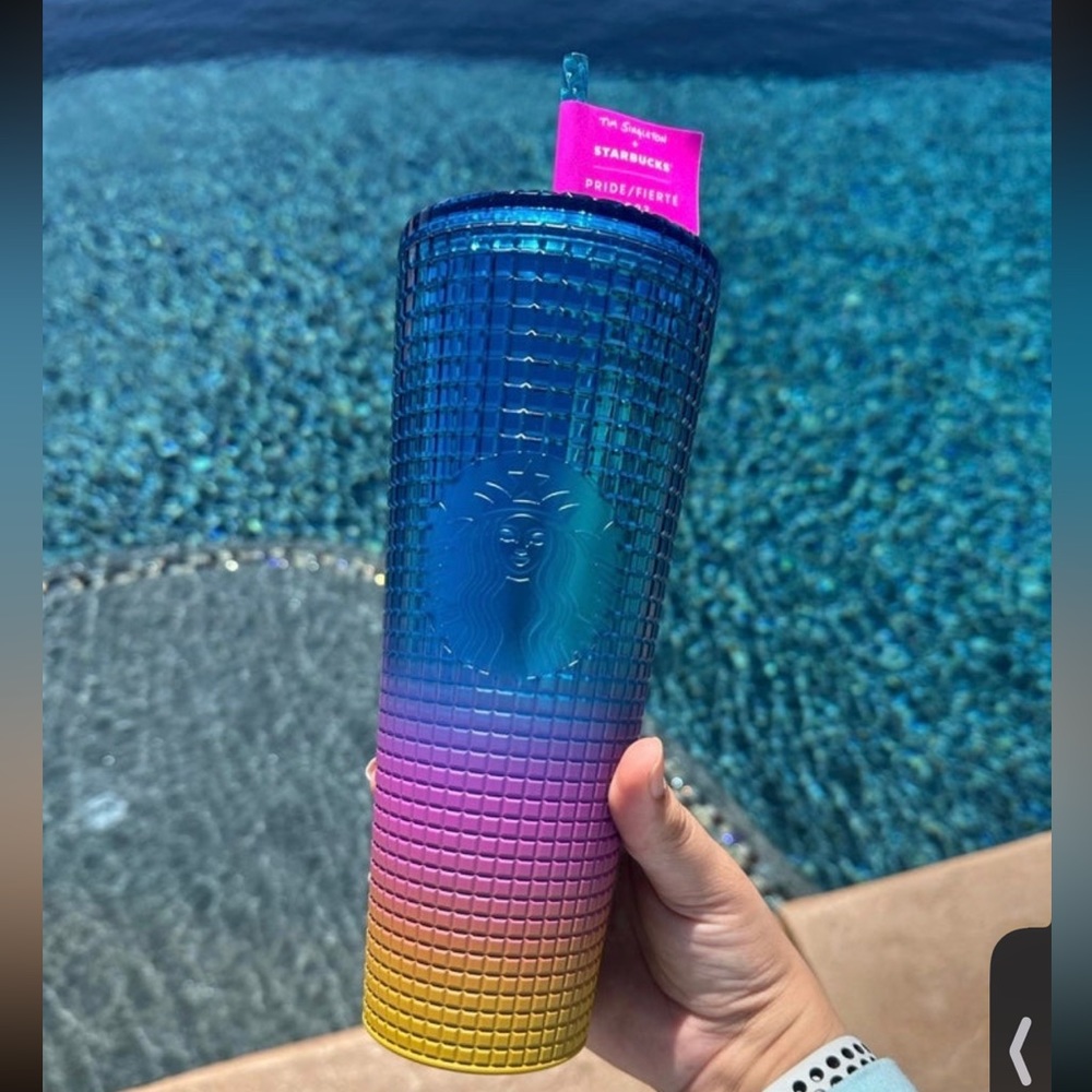 Starbucks +Tim Singleton 2023 PRIDE Rainbow 🌈 Tumbler Venti Gradient Grid Desi - Picture 2 of 6